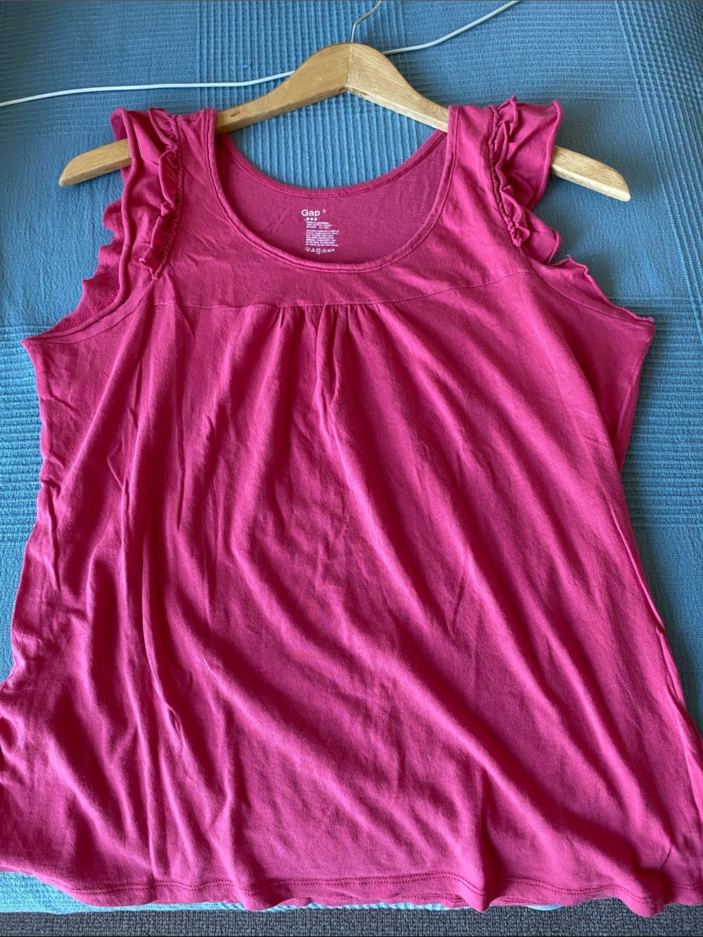 ๐3 for $25โจ GAP Raspberry Ruffle Sleeve Tank Top - Picture 5 of 5